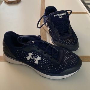 Under Armour navy blue Bandit 4
